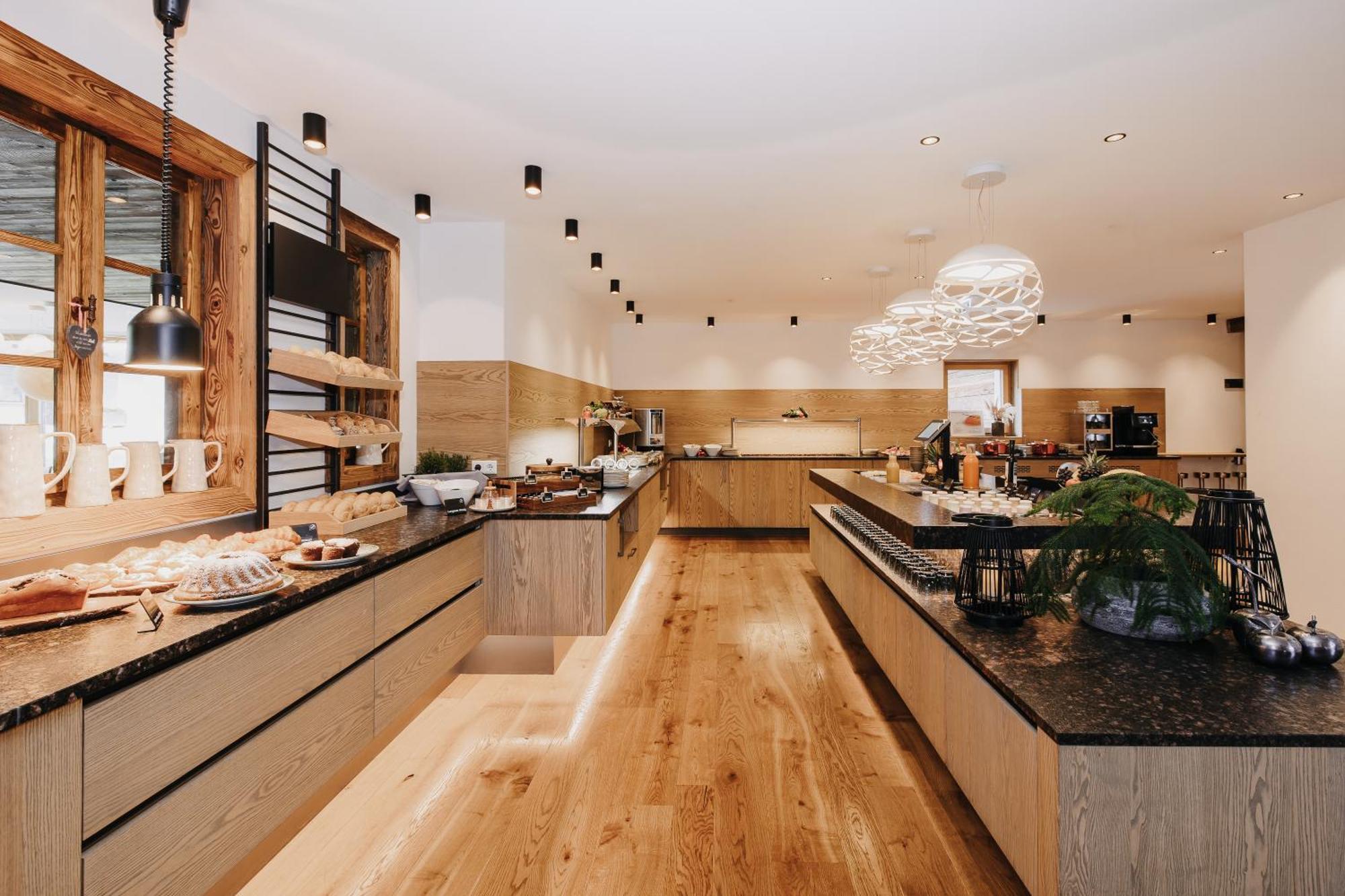 Almgut - Mountain Wellness Hotel Sankt Margarethen im Lungau Ngoại thất bức ảnh