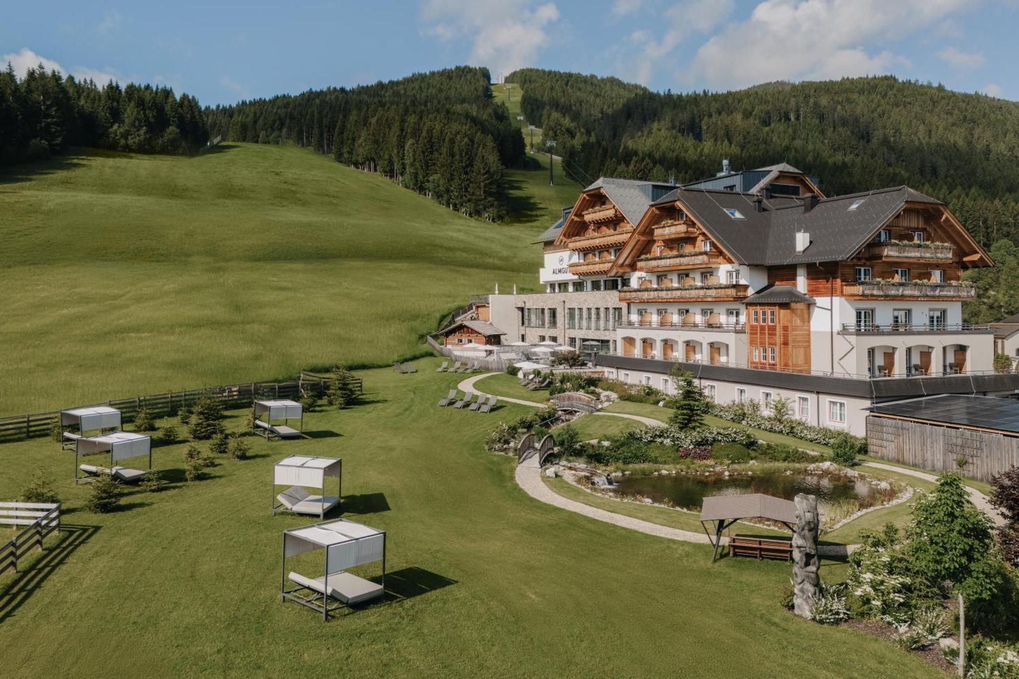 Almgut - Mountain Wellness Hotel Sankt Margarethen im Lungau Ngoại thất bức ảnh