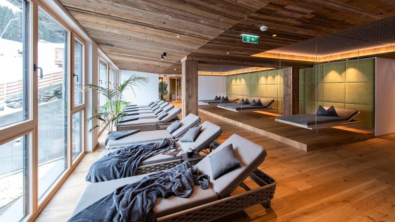 Almgut - Mountain Wellness Hotel Sankt Margarethen im Lungau Ngoại thất bức ảnh