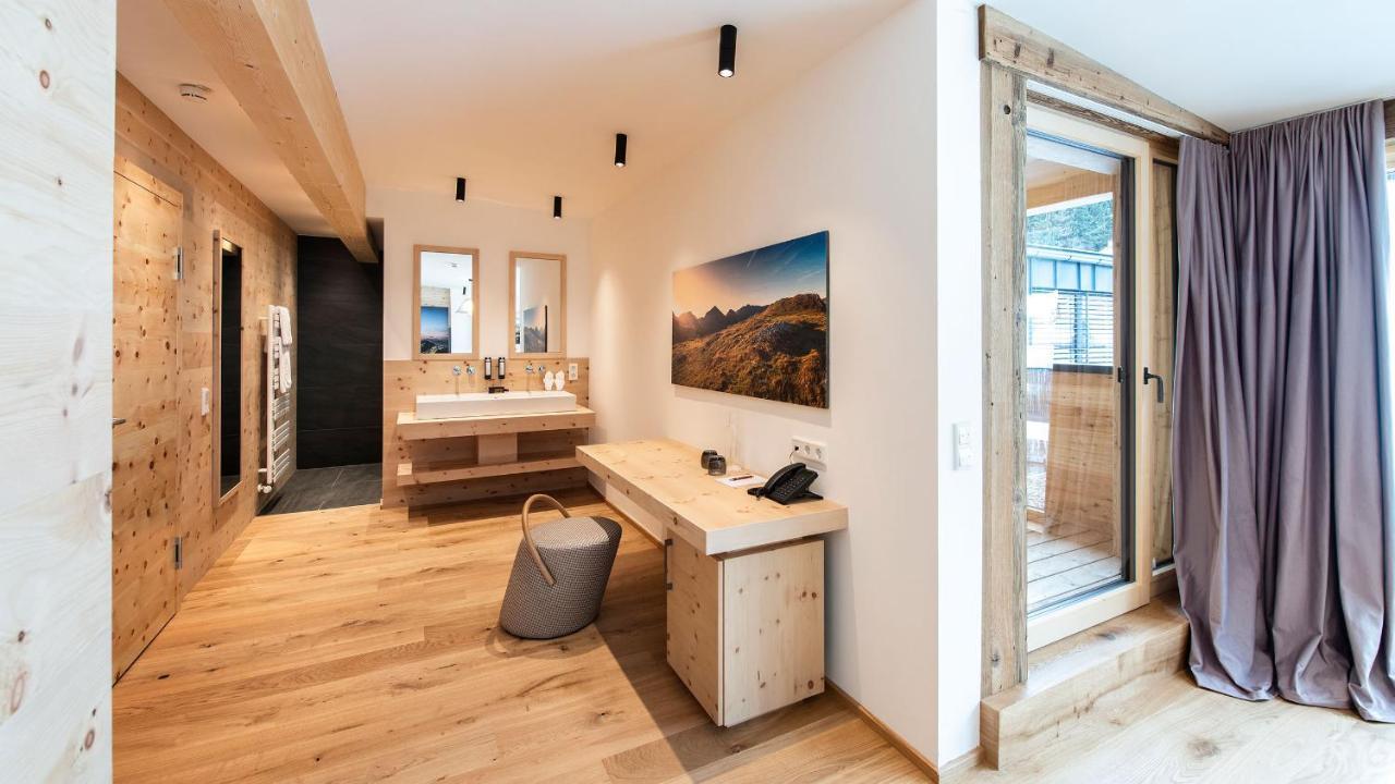 Almgut - Mountain Wellness Hotel Sankt Margarethen im Lungau Ngoại thất bức ảnh